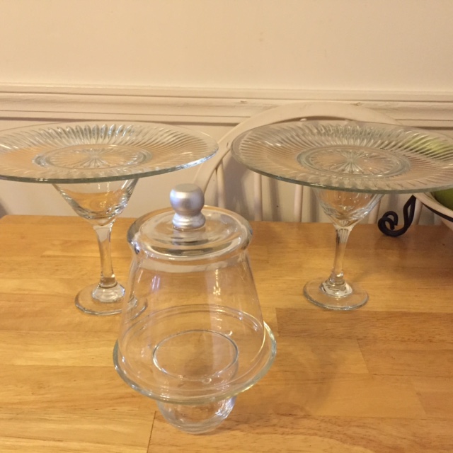 DIY Cake Plates and Cupcake Display